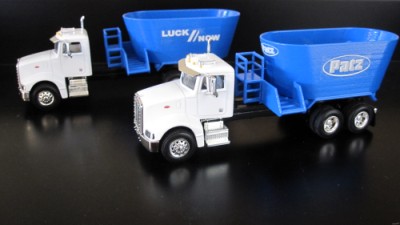 toy feeder wagon